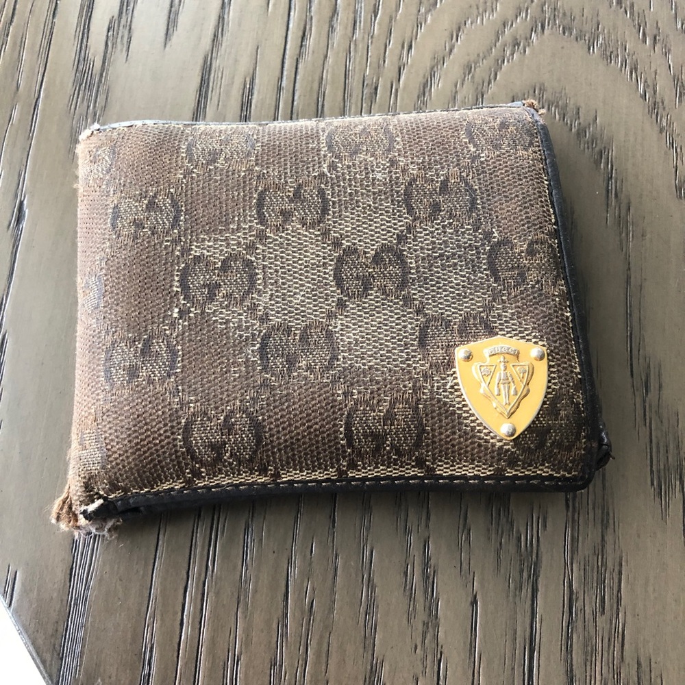 Gucci Wallet (authentic)